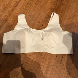 Knix Seamless Cream Wireless Comfort Bra